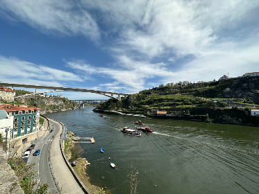 《欢乐颂2》东方卫视独家直播,五美回归引爆荧屏